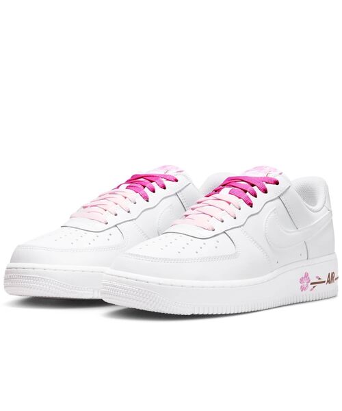 NIKE(ナイキ)の「ナイキ エア フォース 1 '07 SE ウィメンズシューズ / Nike Air Force 1 '07 SE Women's Shoes IF0498-102 White(スニーカー・レディース・ホワイト・25.5/26/22.5/23/23.5/24/24.5/25/22)」の5枚目の写真