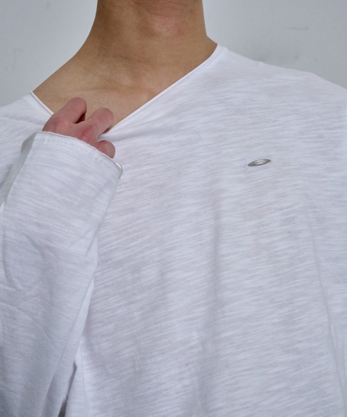 THE CLE(ザクレ)の「RAW EDGE LONG SLEEVE T-SHIRT / ロウエッジロングスリーブTシャツ(Tシャツ/カットソー・メンズ・ブラック/ホワイト・1/2)」の9枚目の写真