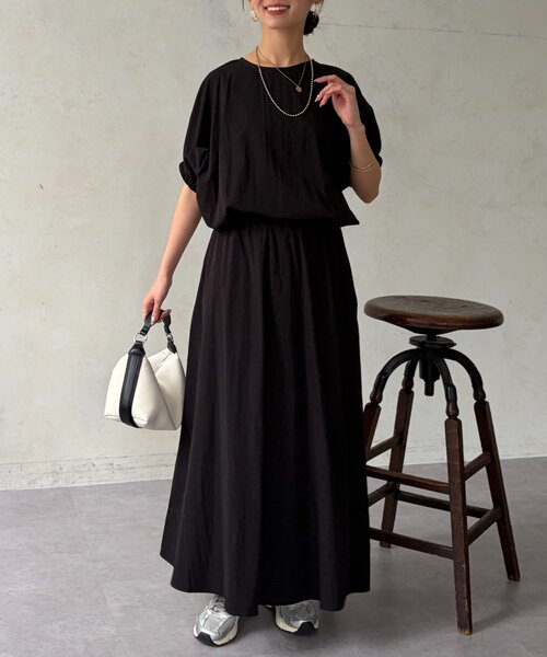 Chez toi(シェトワ)の「【セットアップ】バルーンブラウス×スカートSET(ワンピース・レディース・ブラック/ライトグレー/レッド・FREE)」の8枚目の写真
