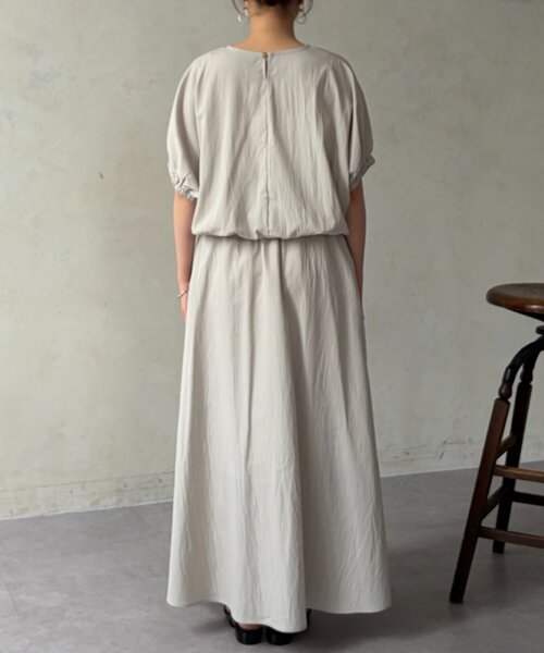 Chez toi(シェトワ)の「【セットアップ】バルーンブラウス×スカートSET(ワンピース・レディース・ブラック/ライトグレー/レッド・FREE)」の19枚目の写真