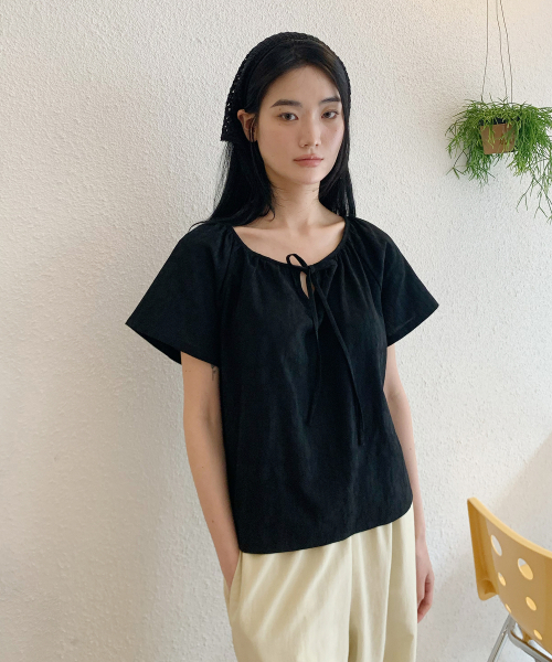 JULIAPEPE(ジュリアペペ)の「String Shirring Blouse (Black)(シャツ/ブラウス・レディース・その他・FREE)」の4枚目の写真