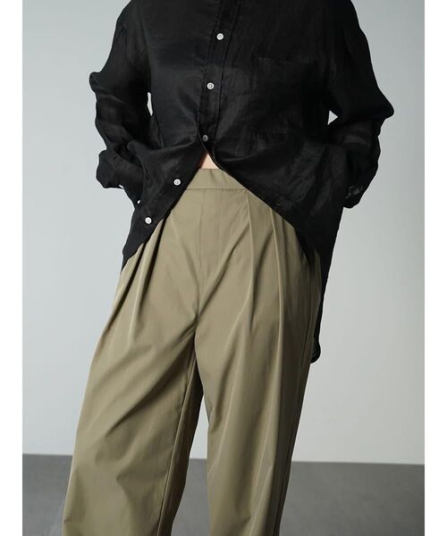 FIKA.（フィーカ）の「Tucked wide easy pants（その他パンツ・レディース・グレー系その他3/ブラック・SMALL/MEDIUM）」の14枚目の写真