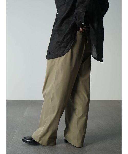 FIKA.（フィーカ）の「Tucked wide easy pants（その他パンツ・レディース・グレー系その他3/ブラック・SMALL/MEDIUM）」の15枚目の写真