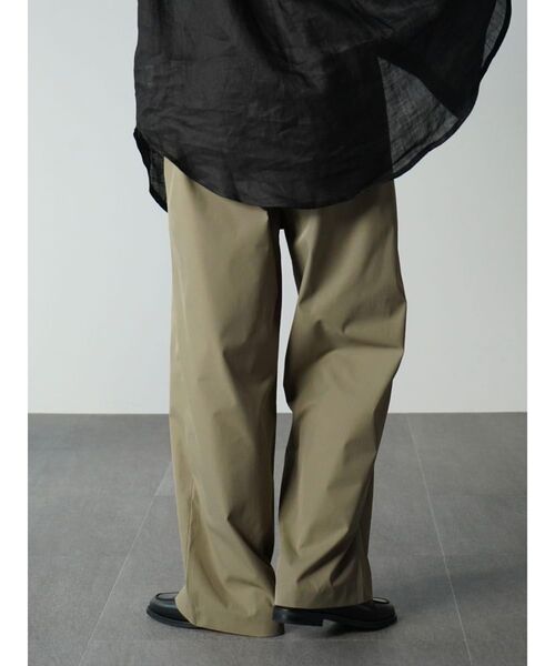 FIKA.（フィーカ）の「Tucked wide easy pants（その他パンツ・レディース・グレー系その他3/ブラック・SMALL/MEDIUM）」の16枚目の写真