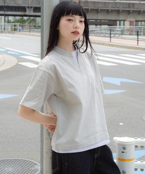 WEGO(ウィゴー)の「WEGO/【26年春夏新作】フェイクレイヤードキーネックT(ポロシャツ・メンズ・ライトグレー/スミクロ・MEDIUM/LARGE)」の22枚目の写真
