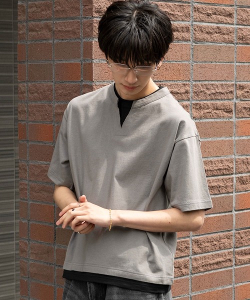 WEGO(ウィゴー)の「WEGO/【26年春夏新作】フェイクレイヤードキーネックT(ポロシャツ・メンズ・ライトグレー/スミクロ・MEDIUM/LARGE)」の10枚目の写真