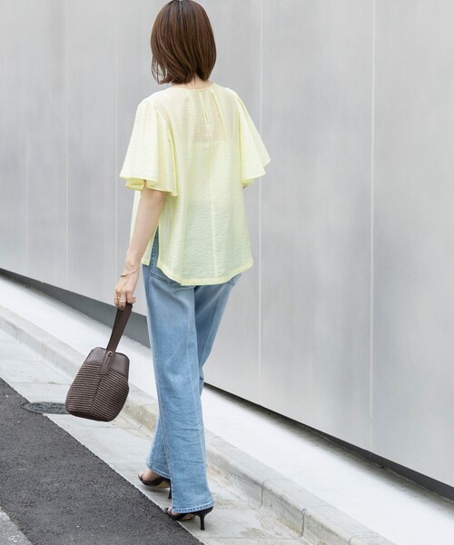NOLLEY’S(ノーリーズ)の「【BECシリーズ】ウォッシャブルリネン混袖フリルブラウス(シャツ/ブラウス・レディース・イエロー/グレイッシュベージュ・38)」の4枚目の写真
