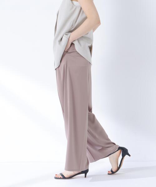 NATURAL BEAUTY BASIC（ナチュラルビューティーベーシック）の「サテンタックワイドパンツ（その他パンツ・レディース・ベージュ/ネイビー・MEDIUM/P/S）」の4枚目の写真