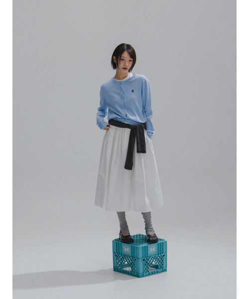 ANNEHEARTS(アンハーツ)の「Floral Logo Wool Cardigan_BLUE(カーディガン/ボレロ・レディース・その他・FREE)」の4枚目の写真