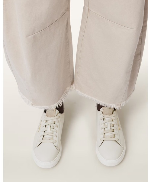 ALLSAINTS(オールセインツ)の「UNDERGROUND LEATHER SNEAKERS | アンダーグラウンド レザー スニーカー(スニーカー・レディース・ホワイト×ホワイト・UK3/UK4/UK5/UK6)」の2枚目の写真