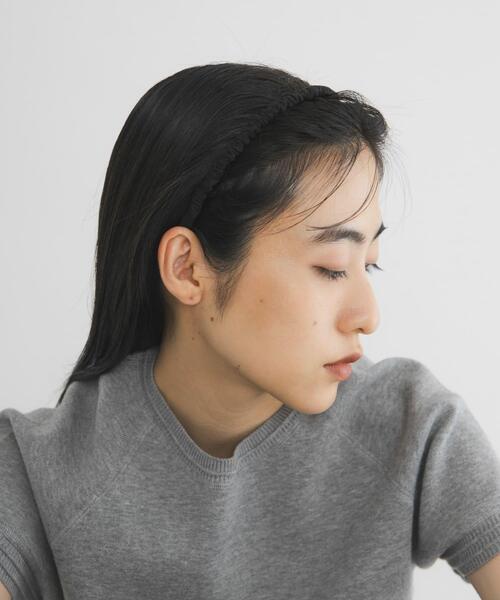 KBF(ケイビーエフ)の「スリムギャザーカシューシャ(カチューシャ・レディース・ブラック・ONE)」の2枚目の写真