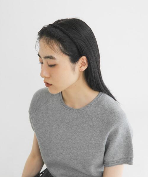 KBF(ケイビーエフ)の「スリムギャザーカシューシャ(カチューシャ・レディース・ブラック・ONE)」の4枚目の写真