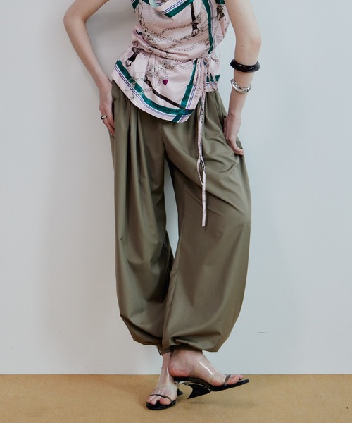 MAISON SPECIAL(メゾンスペシャル)の「Stitching Balloon Pants/スーチングバルーンパンツ(その他パンツ・レディース・ブラック/カーキ/グレー・36/38)」の6枚目の写真