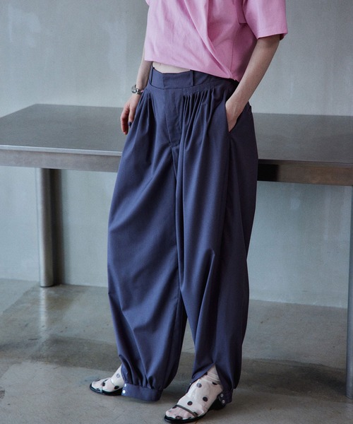 MAISON SPECIAL(メゾンスペシャル)の「Stitching Balloon Pants/スーチングバルーンパンツ(その他パンツ・レディース・ブラック/カーキ/グレー・36/38)」の21枚目の写真