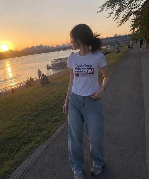 WILDROCK(ワイルドロック)の「チャレンジピグメントオーバーサイズ半袖Tシャツ(クロップ含む)(Tシャツ/カットソー・レディース・チャコール/ブルー/ホワイト/ブラック/カーキ/ライトパープル/ベビーピンク/ライトグレー・SMALL/FREE/X-SMALL/LARGE/MEDIUM)」の22枚目の写真