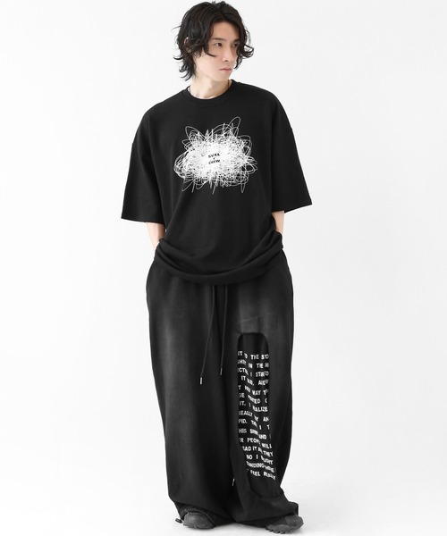 minsobi(ミンソビ)の「カットオフスリット レタリング ギミックスウェット ワイドパンツ(ユニセックス(スウェットパンツ・メンズ・ブラック・FREE)」の5枚目の写真