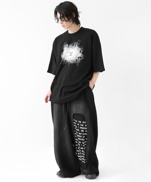 minsobi(ミンソビ)の「カットオフスリット レタリング ギミックスウェット ワイドパンツ(ユニセックス(スウェットパンツ・メンズ・ブラック・FREE)」の6枚目の写真