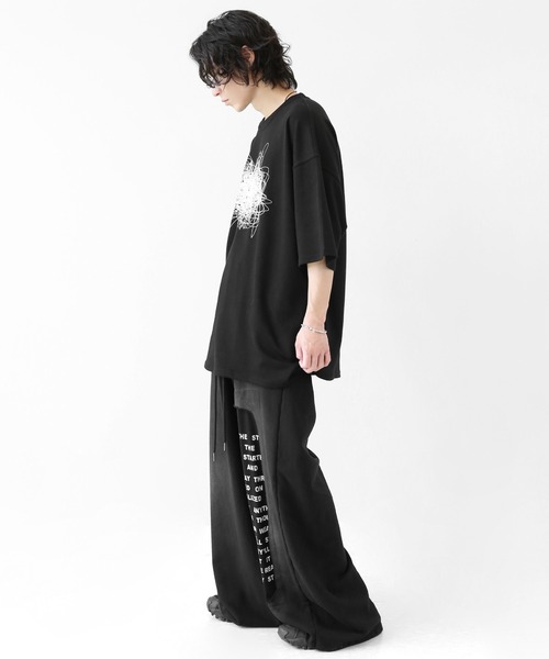 minsobi(ミンソビ)の「カットオフスリット レタリング ギミックスウェット ワイドパンツ(ユニセックス(スウェットパンツ・メンズ・ブラック・FREE)」の7枚目の写真