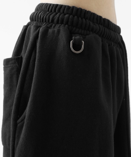 minsobi(ミンソビ)の「カットオフスリット レタリング ギミックスウェット ワイドパンツ(ユニセックス(スウェットパンツ・メンズ・ブラック・FREE)」の12枚目の写真