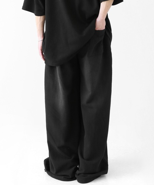 minsobi(ミンソビ)の「カットオフスリット レタリング ギミックスウェット ワイドパンツ(ユニセックス(スウェットパンツ・メンズ・ブラック・FREE)」の10枚目の写真