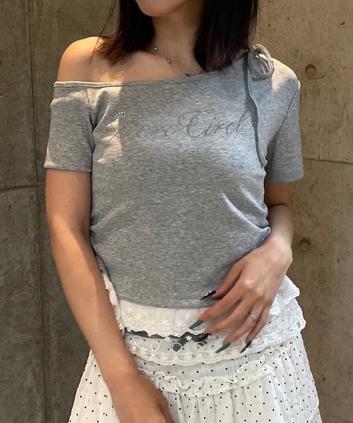 ROGER AND RAW(ロジャーアンドロウ)の「フリルレース ラインストーンロゴTシャツ(Tシャツ/カットソー・レディース・ホワイト/ブラック/グレー・FREE)」の3枚目の写真