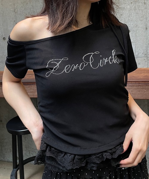 ROGER AND RAW(ロジャーアンドロウ)の「フリルレース ラインストーンロゴTシャツ(Tシャツ/カットソー・レディース・ホワイト/ブラック/グレー・FREE)」の4枚目の写真