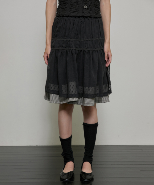 FLAREUP（フレアアップ）の「Layered Crinkle Check Skirt (FL-269_Black)（スカート・レディース・ブラック・1/2）」の4枚目の写真