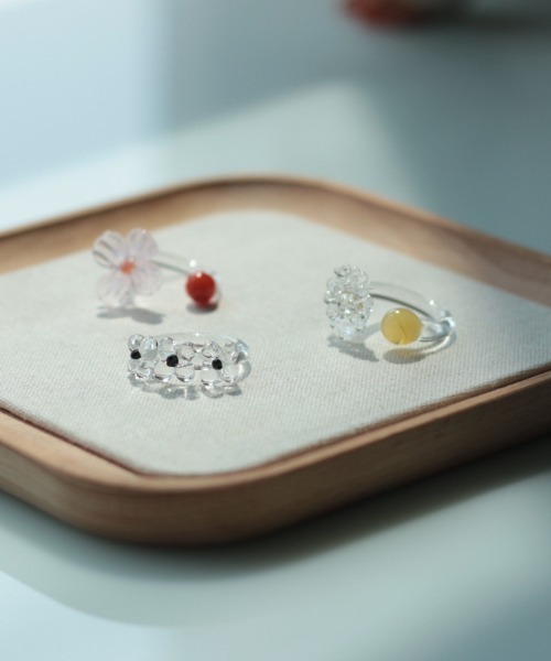 Vini(ヴィニ)の「Flowering Glass Ring / フラワー ガラス リング(リング・レディース・イエロー/ブラック/ベビーピンク・FREE)」の10枚目の写真