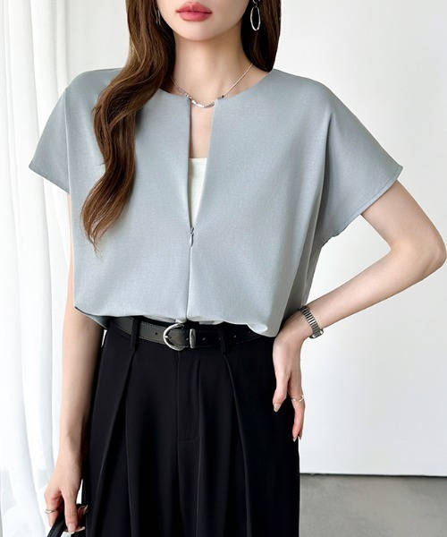 COCOMOMO（ココモモ）の「前後2WAY ハーフジップトップス ハーフジップ カットソー Tシャツ ストレッチ ジップ 半袖 フレンチスリーブ レイヤード ラウンドヘム 春服 夏服（Tシャツ/カットソー・レディース・ホワイト/ブルー/アッシュブラウン/ブラック/ライトブラウン/グレイッシュベージュ・M/L）」の6枚目の写真