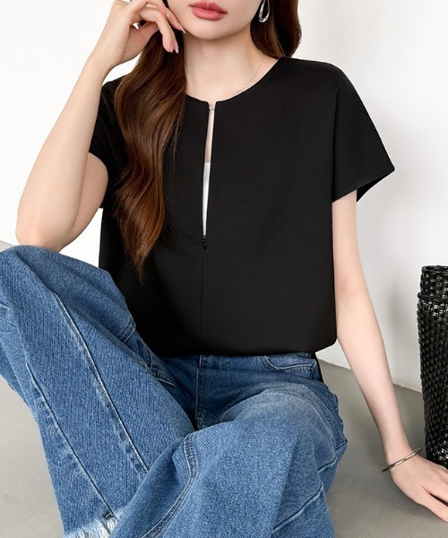 COCOMOMO（ココモモ）の「前後2WAY ハーフジップトップス ハーフジップ カットソー Tシャツ ストレッチ ジップ 半袖 フレンチスリーブ レイヤード ラウンドヘム 春服 夏服（Tシャツ/カットソー・レディース・ホワイト/ブルー/アッシュブラウン/ブラック/ライトブラウン/グレイッシュベージュ・M/L）」の13枚目の写真