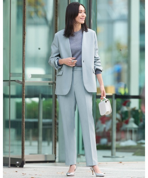 DoCLASSE( ドゥクラッセ)の「スポンジWクロス・テーパードパンツ(その他パンツ・レディース・オフホワイト/グレー/ライトブルー/セージグリーン・15 /9/13/11)」の4枚目の写真