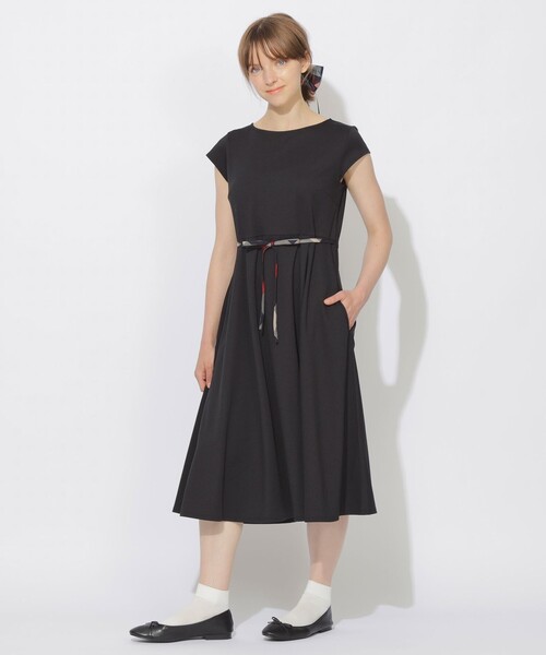 CB CRESTBRIDGE(シービークレストブリッジ)の「バックチェック切替ハーフスリーブワンピース(ワンピース・レディース・ブルー/レッド/ブラック・S/M)」の1枚目の写真