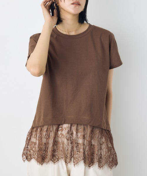 AZUL by moussy(アズールバイマウジー)の「【接触冷感】ひんやり♪裾レースドッキングトップス 春服 夏服 秋服 レイヤード 体系カバー お尻まで隠れる【身長/骨格別着用画像あり】(Tシャツ/カットソー・レディース・オフホワイト/ブラウン/ブラック・FREE)」の1枚目の写真