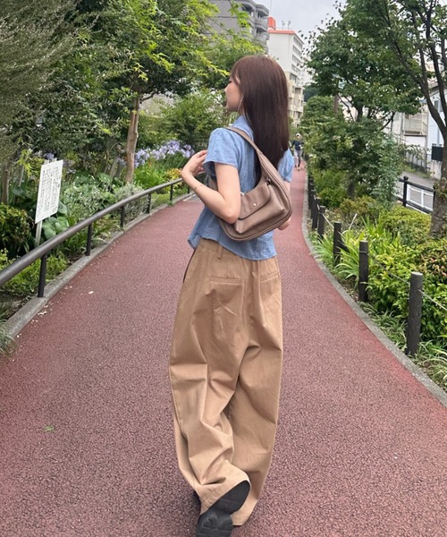 Ada.(エイダ)の「ヴィンテージライク フェイクレザー ワンハンドル ショルダーバッグ(ショルダーバッグ・レディース・ブラウン/レッド/ブラック・FREE)」の14枚目の写真