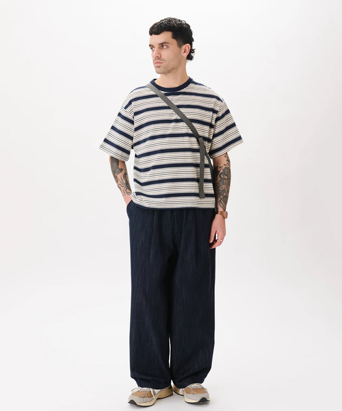 WISM(ウィズム)の「Estudio Niksen / エストゥディオ・ニクセン Signature Cropped Tee st(Tシャツ/カットソー・メンズ・ブルー・2/1)」の3枚目の写真