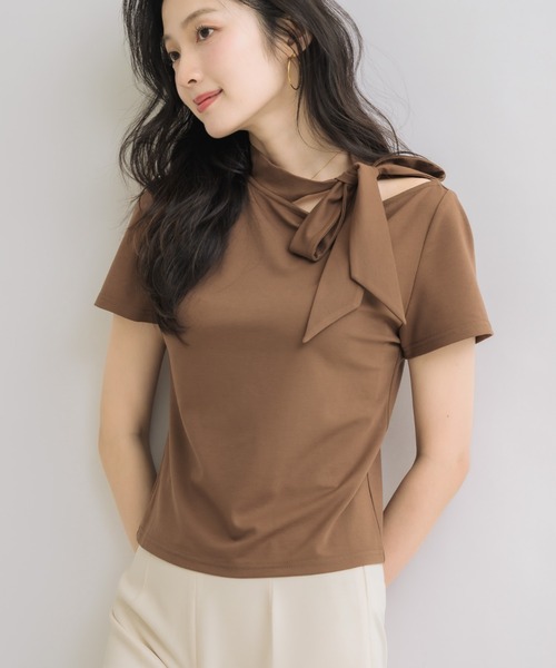 NEUNA(ヌナ)の「【デイリーに着こなす、上品Tシャツ】リボンタイTシャツ(Tシャツ/カットソー・レディース・ライトベージュ/ブラウン/ブラック・FREE)」の3枚目の写真