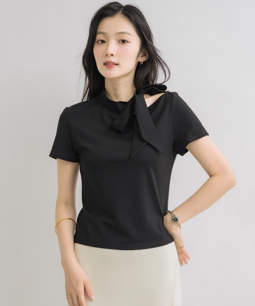 NEUNA(ヌナ)の「【デイリーに着こなす、上品Tシャツ】リボンタイTシャツ(Tシャツ/カットソー・レディース・ライトベージュ/ブラウン/ブラック・FREE)」の2枚目の写真