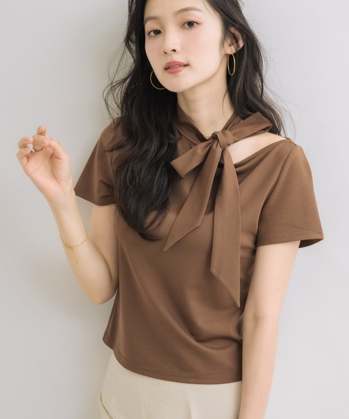 NEUNA(ヌナ)の「【デイリーに着こなす、上品Tシャツ】リボンタイTシャツ(Tシャツ/カットソー・レディース・ライトベージュ/ブラウン/ブラック・FREE)」の7枚目の写真