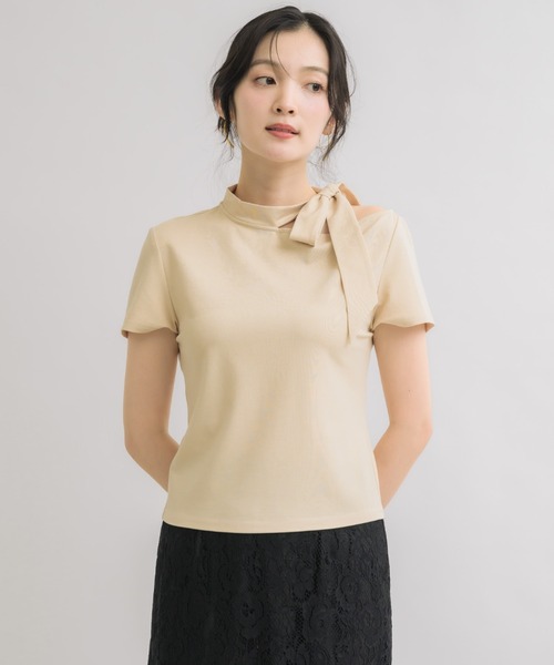 NEUNA(ヌナ)の「【デイリーに着こなす、上品Tシャツ】リボンタイTシャツ(Tシャツ/カットソー・レディース・ライトベージュ/ブラウン/ブラック・FREE)」の10枚目の写真