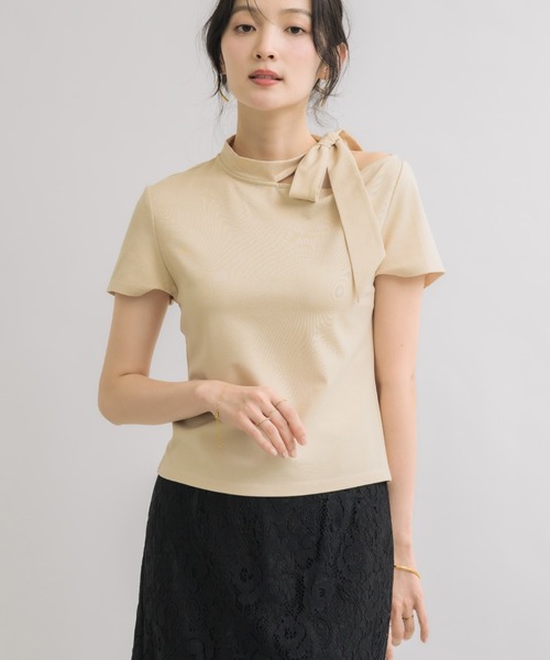 NEUNA(ヌナ)の「【デイリーに着こなす、上品Tシャツ】リボンタイTシャツ(Tシャツ/カットソー・レディース・ライトベージュ/ブラウン/ブラック・FREE)」の11枚目の写真