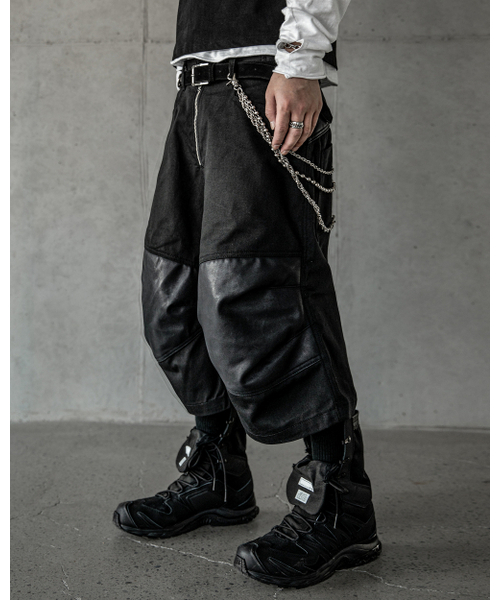 ROARINGRAD(ロアリングラド)の「レイヤードニーバミューダパンツブラック(その他パンツ・レディース・その他・MEDIUM/LARGE)」の1枚目の写真