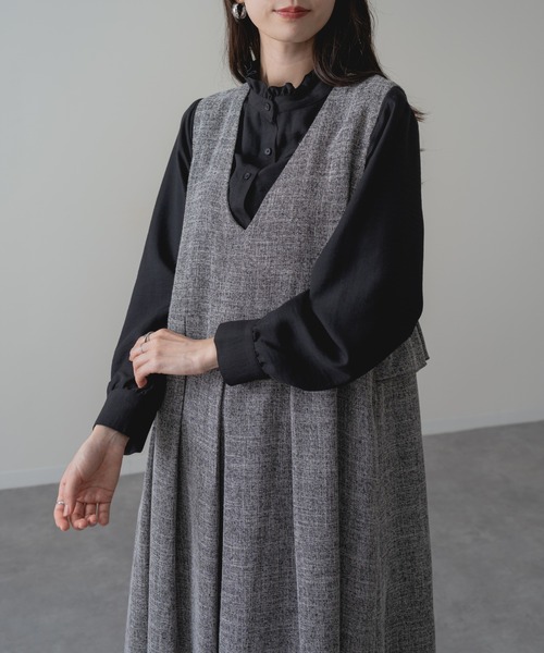 refinedworks（リファインドワークス）の「【refinedworks】360度美シルエット！ バックフリル Vネック ジャンパー スカート（ジャンパースカート・レディース・グレー/ブラック・FREE）」の14枚目の写真