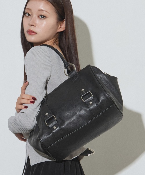 PAGEBOY（ページボーイ）の「WZIPボストンバッグ【500mlペットボトル収納可能/2WAY】（ボストンバッグ・レディース・ブラック/ブロンズ・FREE）」の2枚目の写真