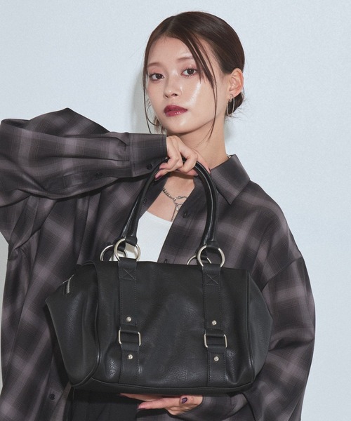 PAGEBOY（ページボーイ）の「WZIPボストンバッグ【500mlペットボトル収納可能/2WAY】（ボストンバッグ・レディース・ブラック/ブロンズ・FREE）」の3枚目の写真