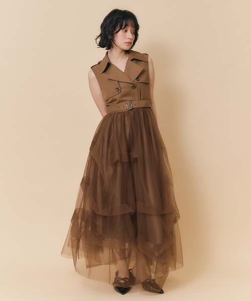 REDYAZEL(レディアゼル)の「トレンチライクチュールドッキングティアードロングワンピース(ワンピース・レディース・ブラック/ベージュ/ブラウン・FREE)」の8枚目の写真