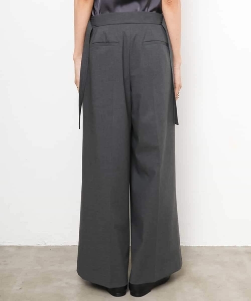 MICHEL KLEIN（ミッシェル・クラン）の「ベルトデザインワイドパンツ（その他パンツ・レディース・チャコールグレー/モカ・38）」の7枚目の写真