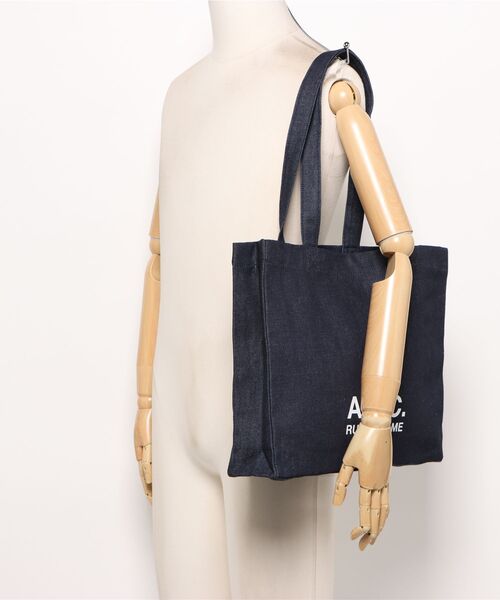 A.P.C.（アーペーセー）の「Lou Rue Madame 2.0 Horizon トートバッグ（トートバッグ・レディース・インディゴブルー・ONESIZE）」の5枚目の写真