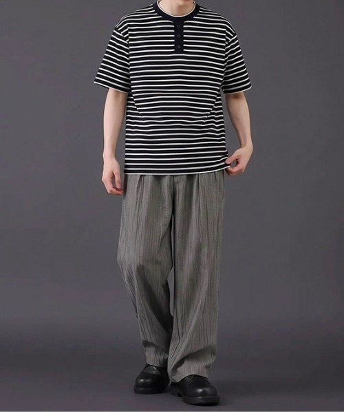 revertical(リバーティカル)の「ボーダー ヘンリーネック 半袖Tシャツ(Tシャツ/カットソー・メンズ・グレー/ベージュ/ブラック・MEDIUM/LARGE)」の6枚目の写真