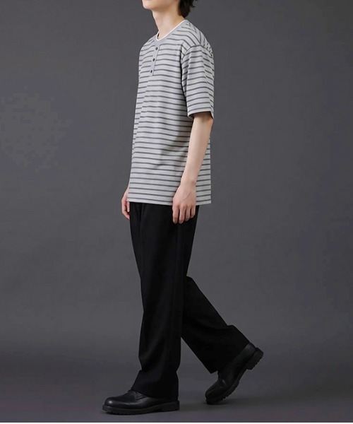 revertical(リバーティカル)の「ボーダー ヘンリーネック 半袖Tシャツ(Tシャツ/カットソー・メンズ・グレー/ベージュ/ブラック・MEDIUM/LARGE)」の13枚目の写真