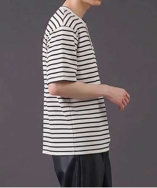 revertical(リバーティカル)の「ボーダー ヘンリーネック 半袖Tシャツ(Tシャツ/カットソー・メンズ・グレー/ベージュ/ブラック・MEDIUM/LARGE)」の14枚目の写真